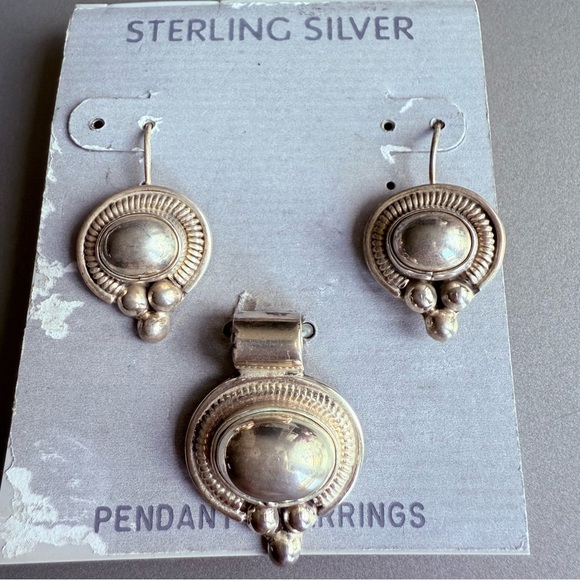 Mexican ATI Designer Pendant Necklace & Hook Earrings Set in Sterling Si…